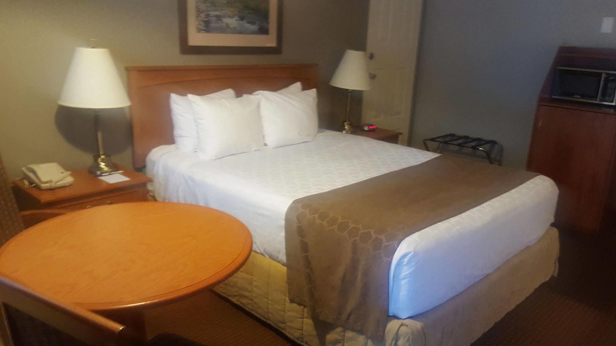Surestay Plus Hotel By Best Western Salmon Arm Dış mekan fotoğraf